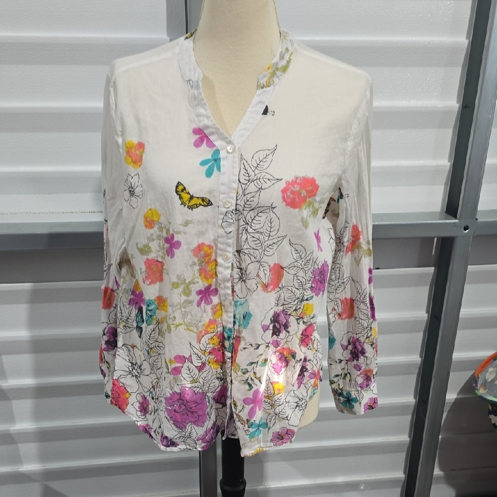 Classic Purple Buttoned Blouse with Long Sleeves